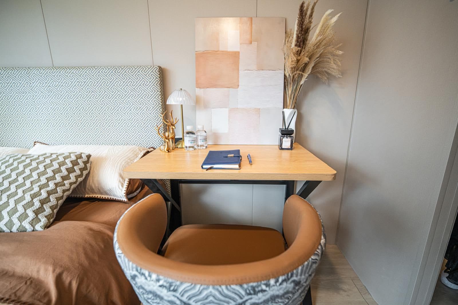 Desk corner